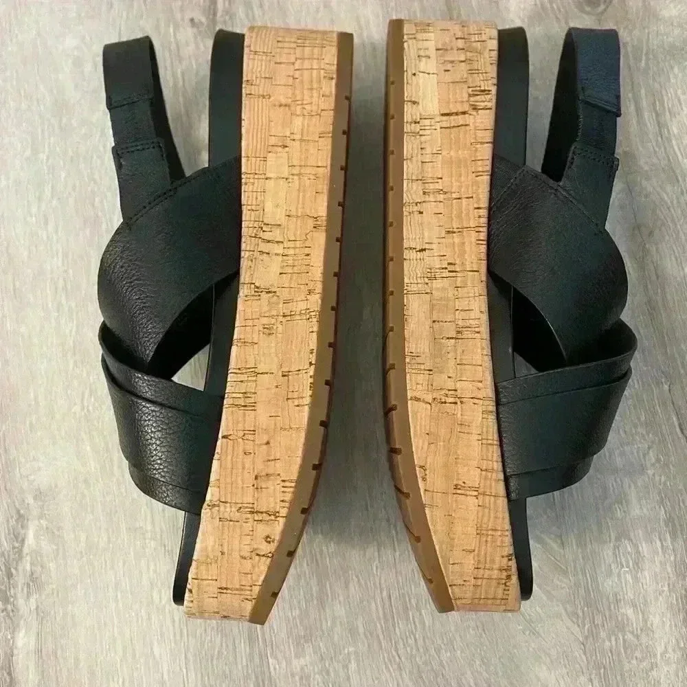 MICHAEL KORS - Easton Sandal Black 8 - Picture 7 of 12